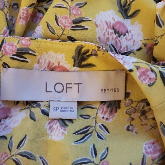 3 for $25 LOFT Floral Shirt - Picture 10 of 12